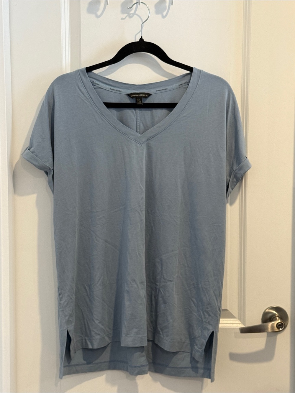 Banana Republic Light Blue V-Neck Short Sleeve Tee